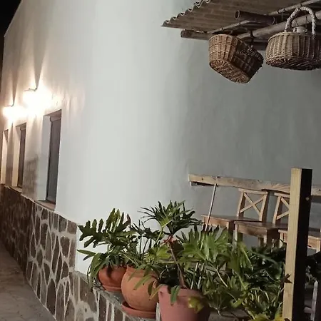 公寓 Independent House In Rural Setting *