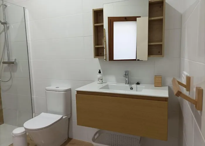 Independent House In Rural Setting 라오로타바